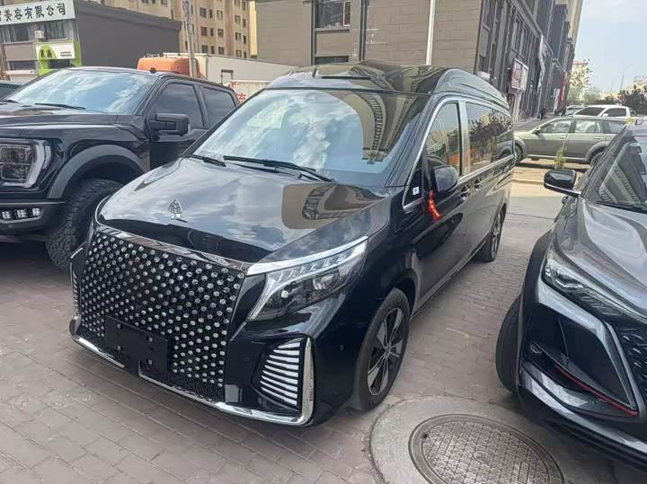 Фото 1 - Mercedes-Benz V-Class