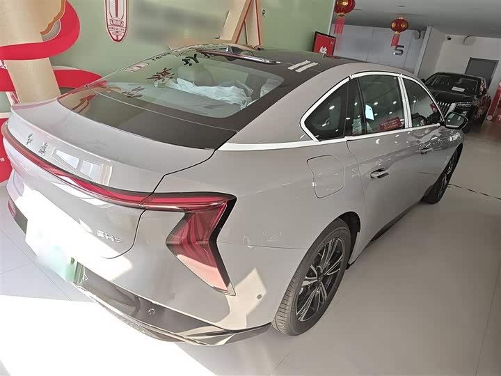 Фото 7 - Hongqi EH7