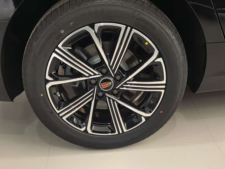 Фото 7 - Hongqi H5 Hybrid