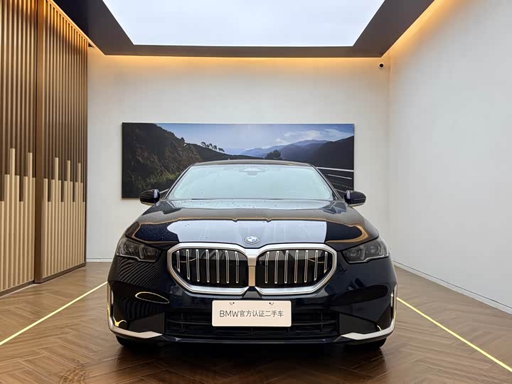 Фото 2 - BMW 5 Series