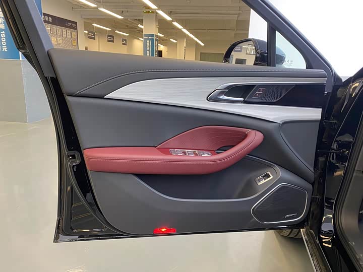 Фото 5 - Hongqi H5 Hybrid