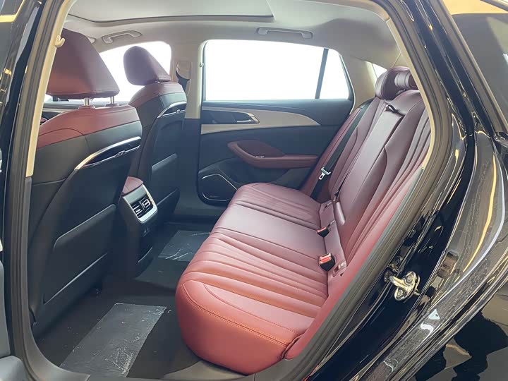 Фото 7 - Hongqi H5 Hybrid