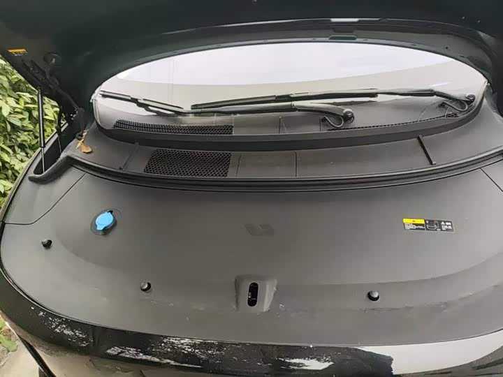 Фото 2 - LiXiang i8