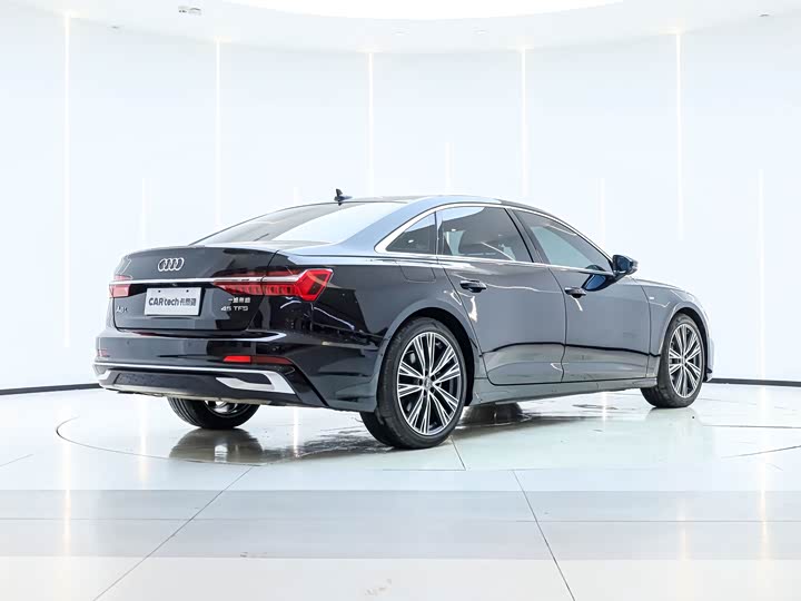 Фото 6 - Audi A6L