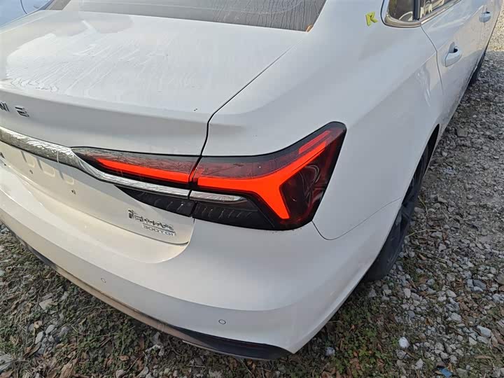 Фото 8 - Roewe i6 Max