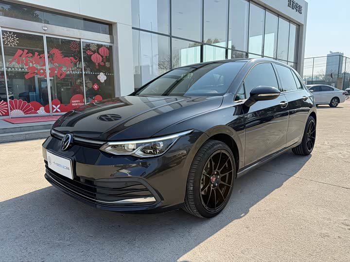 Фото 2 - Volkswagen Golf