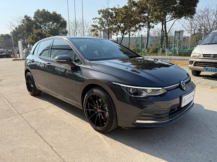 Фото 3 - Volkswagen Golf