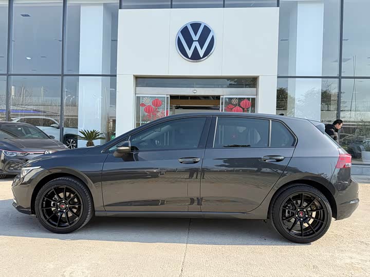 Фото 4 - Volkswagen Golf