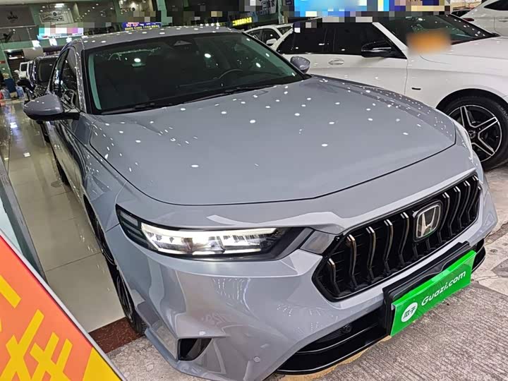 Фото 4 - Honda Inspire