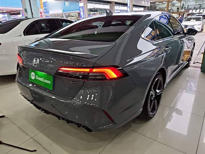 Фото 7 - Honda Inspire