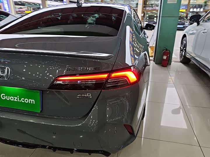 Фото 8 - Honda Inspire