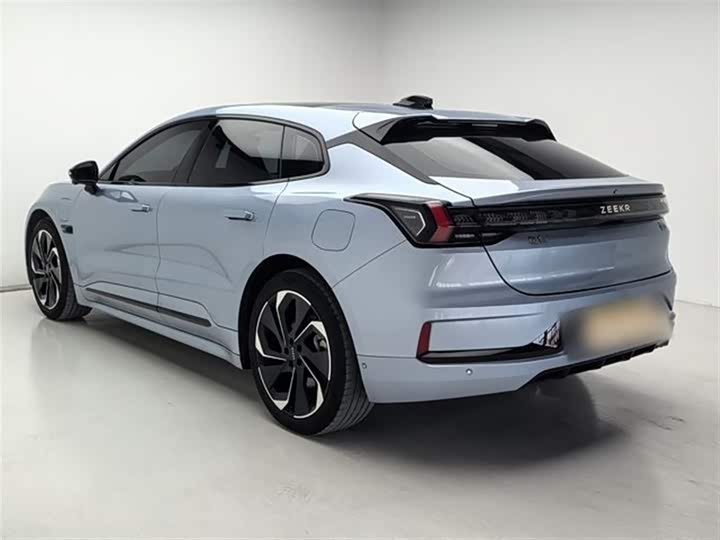 Фото 7 - Zeekr 001