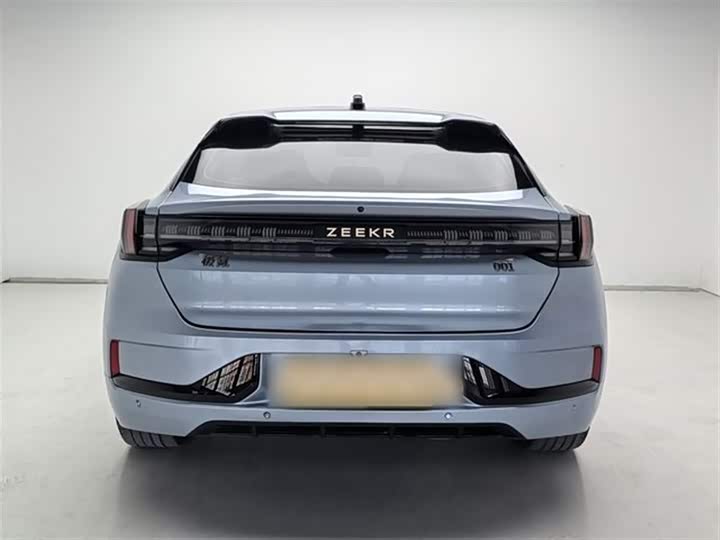 Фото 8 - Zeekr 001