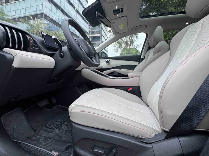 Фото 4 - BYD Yuan Plus