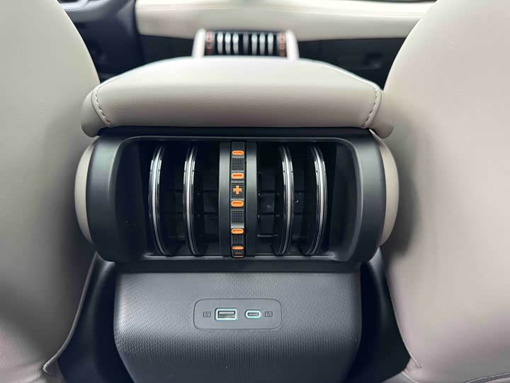 Фото 8 - BYD Yuan Plus