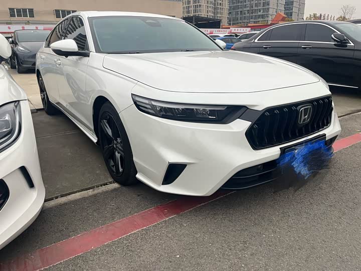 Фото 3 - Honda Inspire