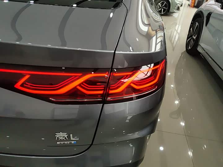 Фото 8 - BYD Qin L