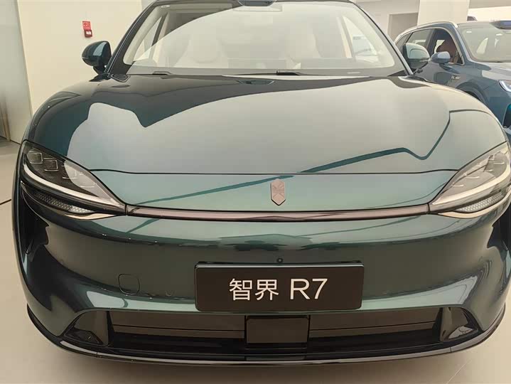 Фото 2 - Luxeed R7