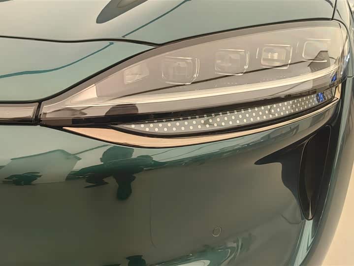 Фото 5 - Luxeed R7