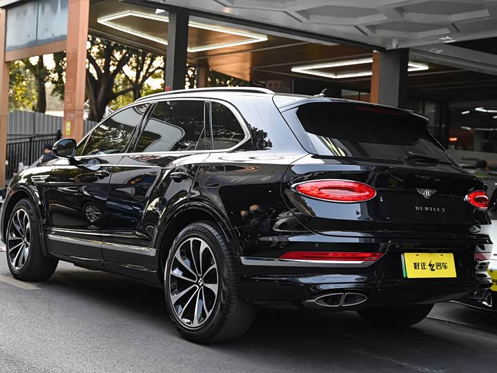 Фото 3 - Bentley Bentayga Hybrid
