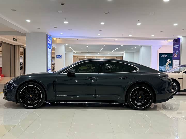 Фото 4 - Porsche Panamera