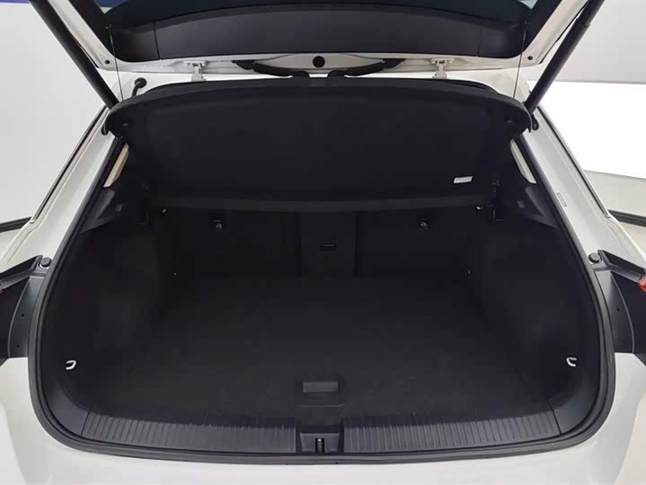 Фото 4 - Volkswagen T-Roc