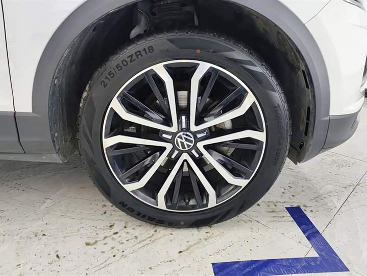 Фото 6 - Volkswagen T-Roc