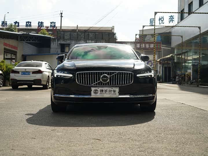 Фото 2 - Volvo S90