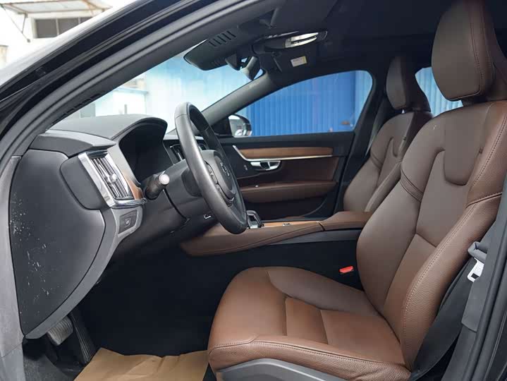 Фото 4 - Volvo S90