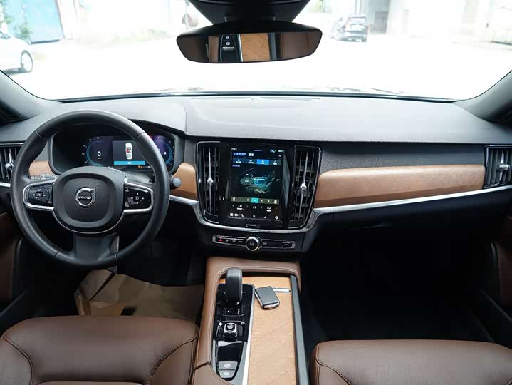 Фото 5 - Volvo S90