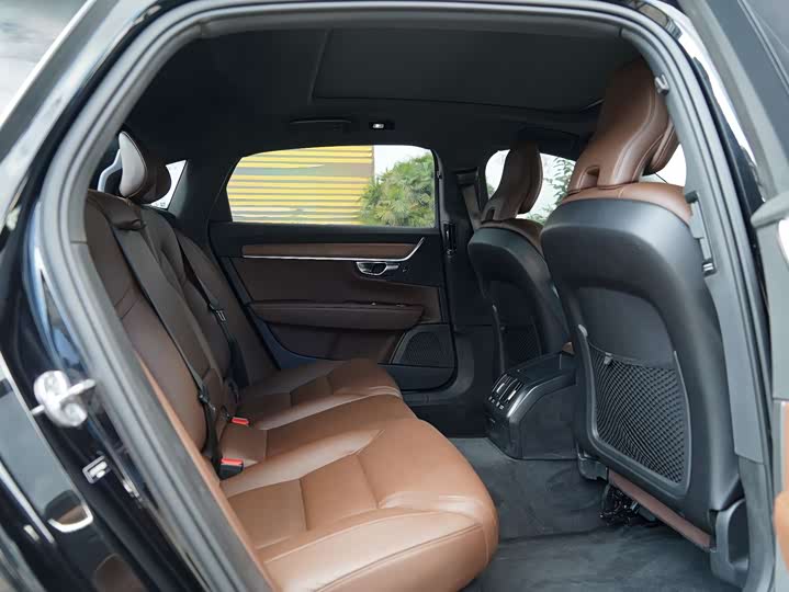 Фото 6 - Volvo S90