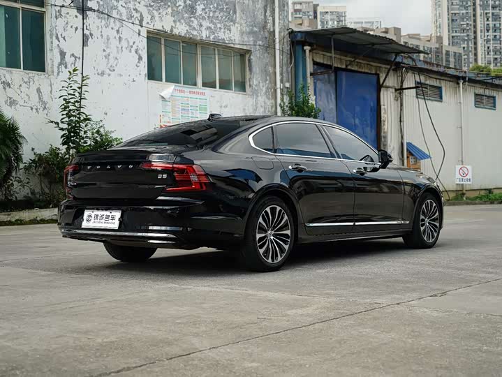 Фото 7 - Volvo S90