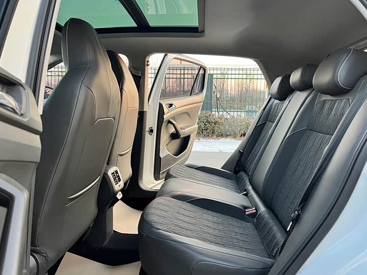 Фото 8 - Volkswagen T-Cross