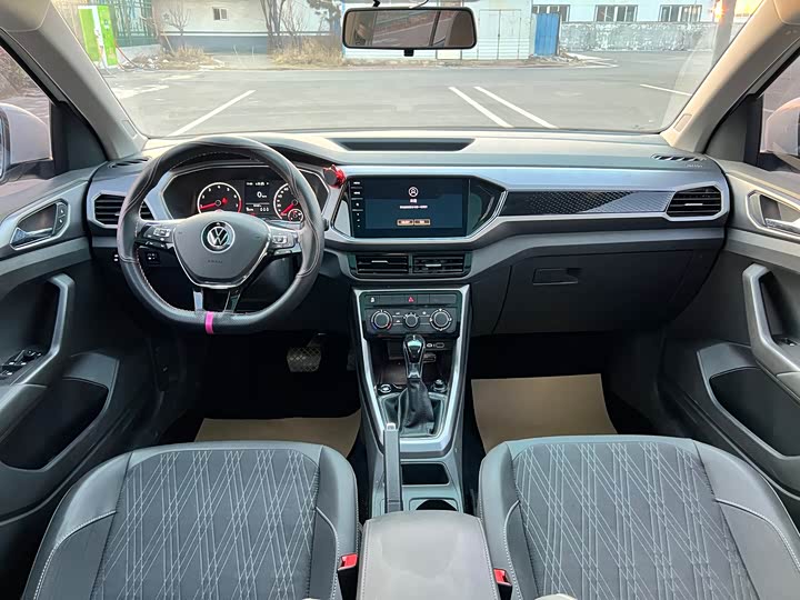 Фото 9 - Volkswagen T-Cross