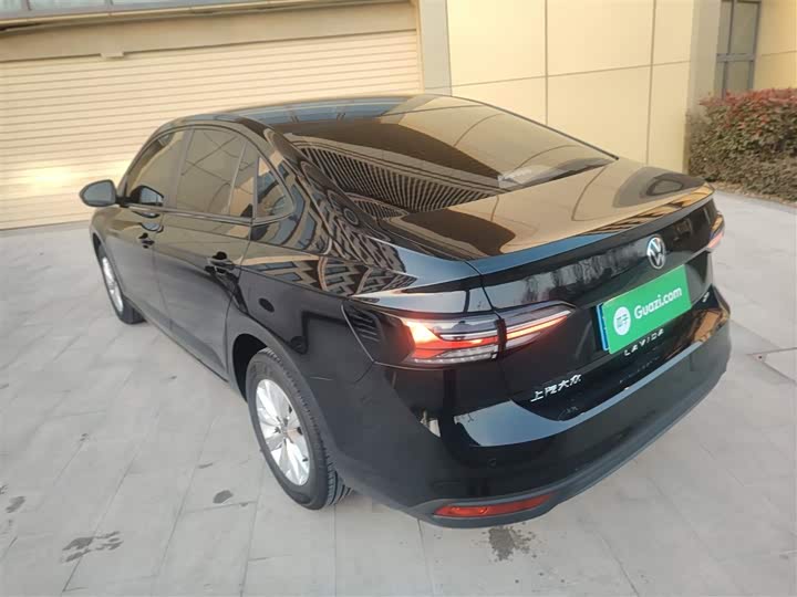 Фото 5 - Volkswagen Lavida