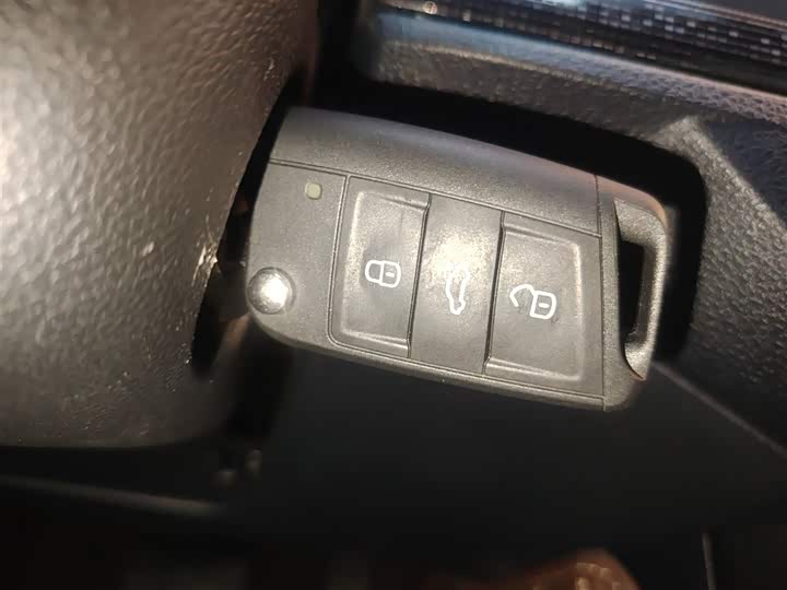 Фото 9 - Volkswagen Lavida