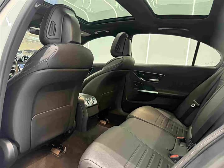 Фото 9 - Mercedes-Benz C-Class