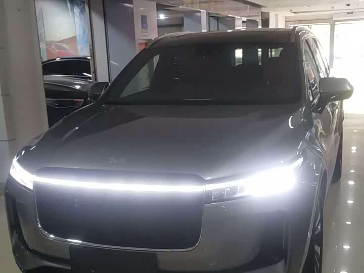 Фото 1 - LiXiang One