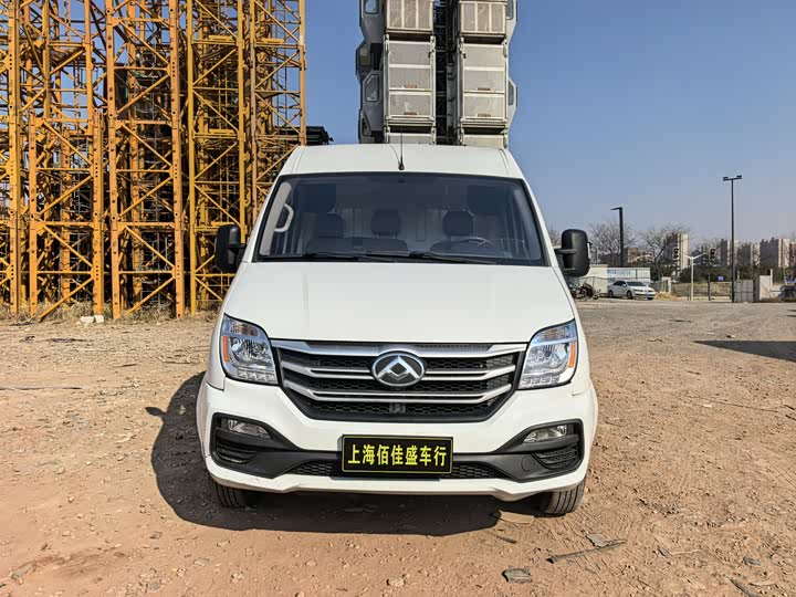 Фото 2 - Maxus V80