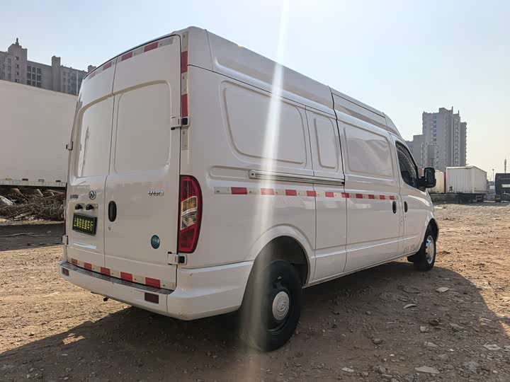 Фото 4 - Maxus V80