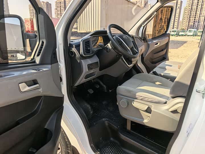 Фото 7 - Maxus V80