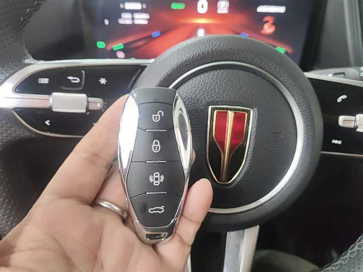 Фото 9 - Hongqi HS3 Hybrid