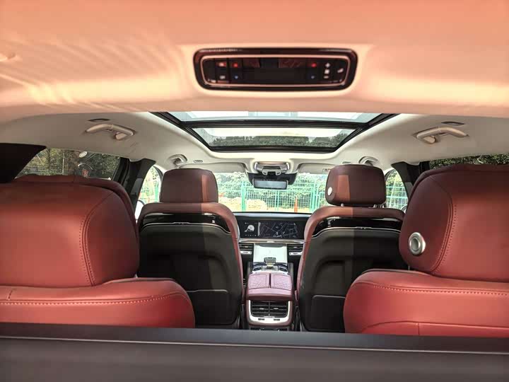 Фото 5 - Hongqi E-HS9