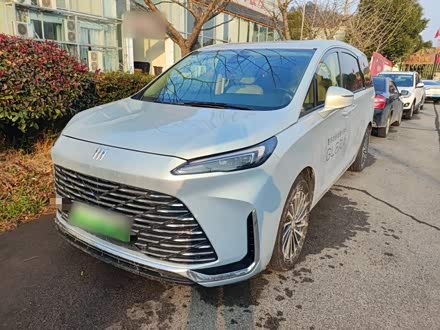 Фото 1 - Buick GL8 Hybrid