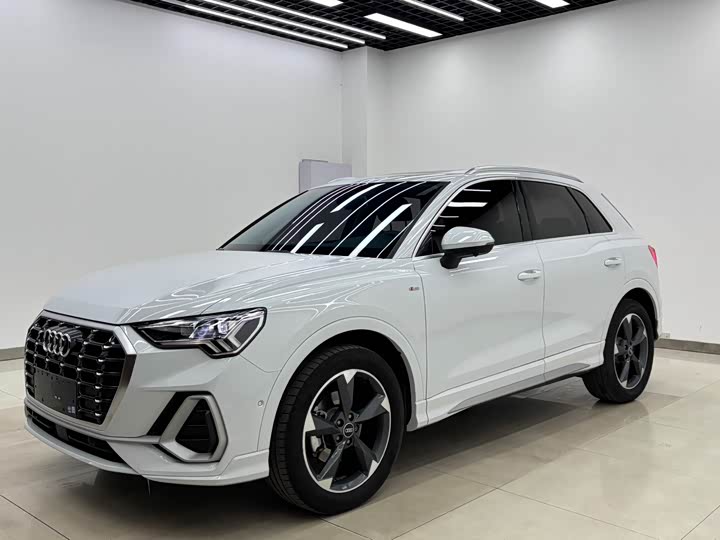 Фото 1 - Audi Q3