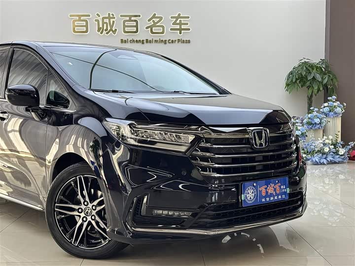 Фото 4 - Honda Odyssey