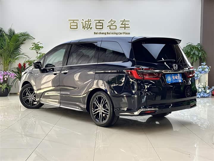 Фото 7 - Honda Odyssey