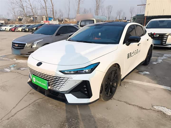 Фото 2 - Changan UNI-V