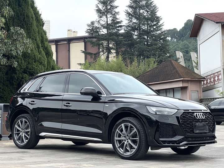 Фото 3 - Audi Q5L