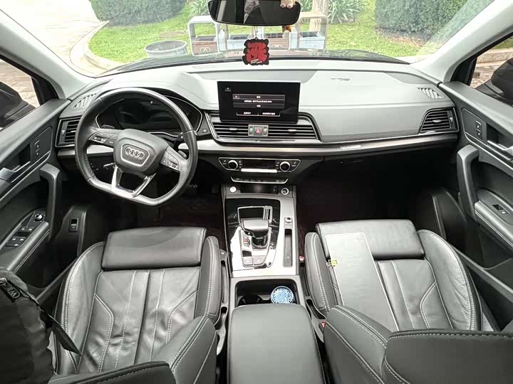 Фото 4 - Audi Q5L